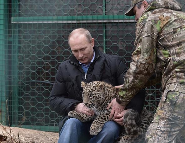 Путин зашел в клетку с леопардом 