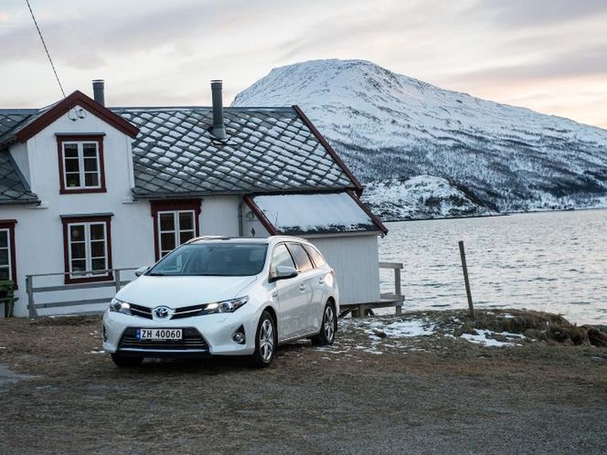 Toyota Auris отправился за северным сиянием