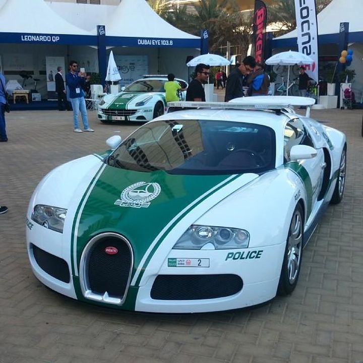 Полиция Дубая получила Bugatti Veyron