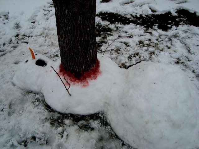 Жестокое убийство снеговика