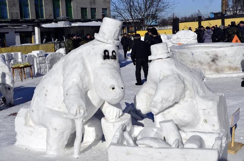 Конкурс снежных скульптур в исправительной колонии 