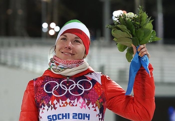 Биатлонистка Дарья Домрачева - трехкратная Олимпийская чемпионка!