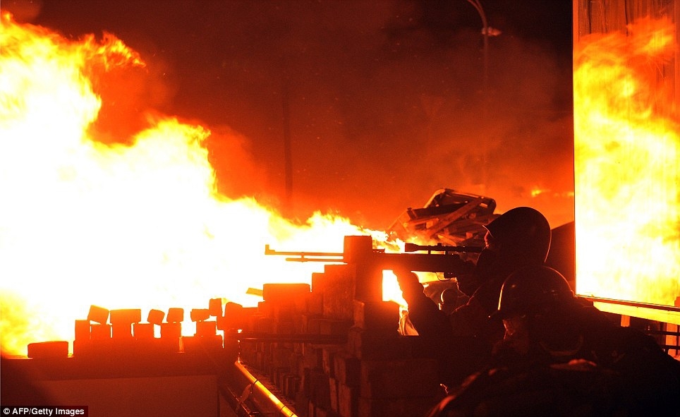 WARNING: 25 погибших и 241 госпитализированном во время боев в Киеве!!