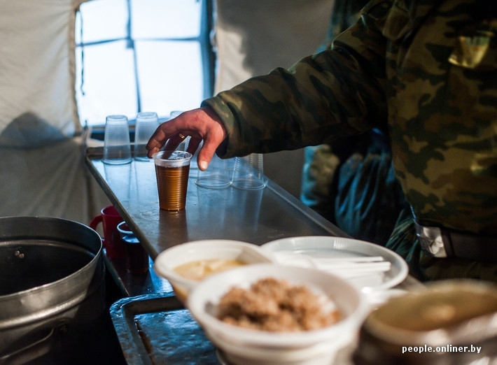 Что едят и чем занимаются белорусские военные на полигоне