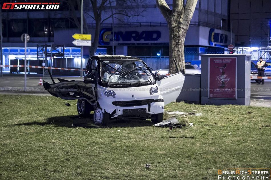 Авария Ferrari 458 Speciale и Smart ForTwo