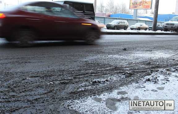 Москву «пересолили» противогололедными реагентами.