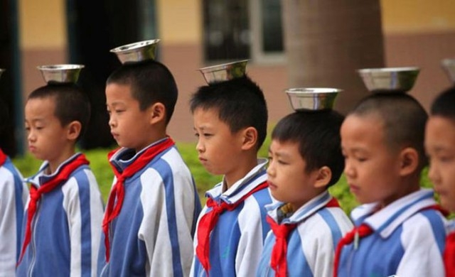 Как в китайских школах борятся с близорукостью и неправильной осанкой
