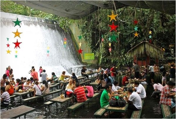 Ресторан у водопада в Сан-Пабло