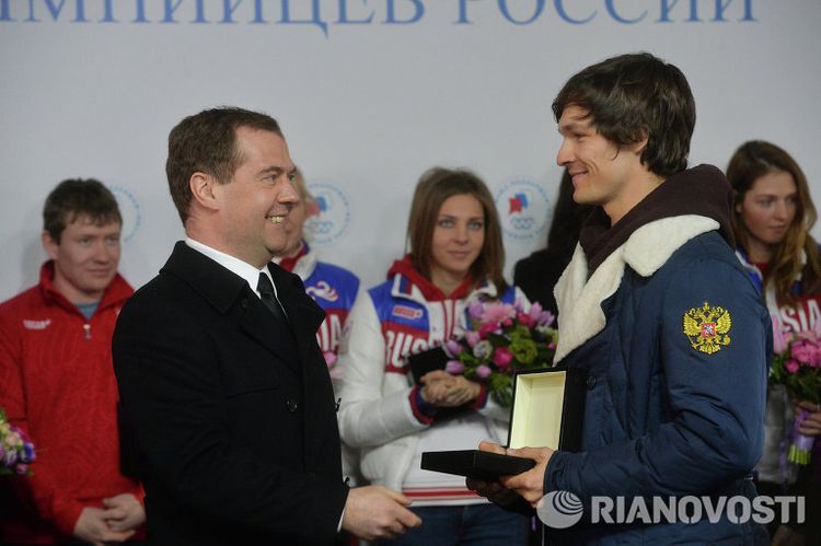 Российские призеры Олимпийских игр получили по Мерседесу