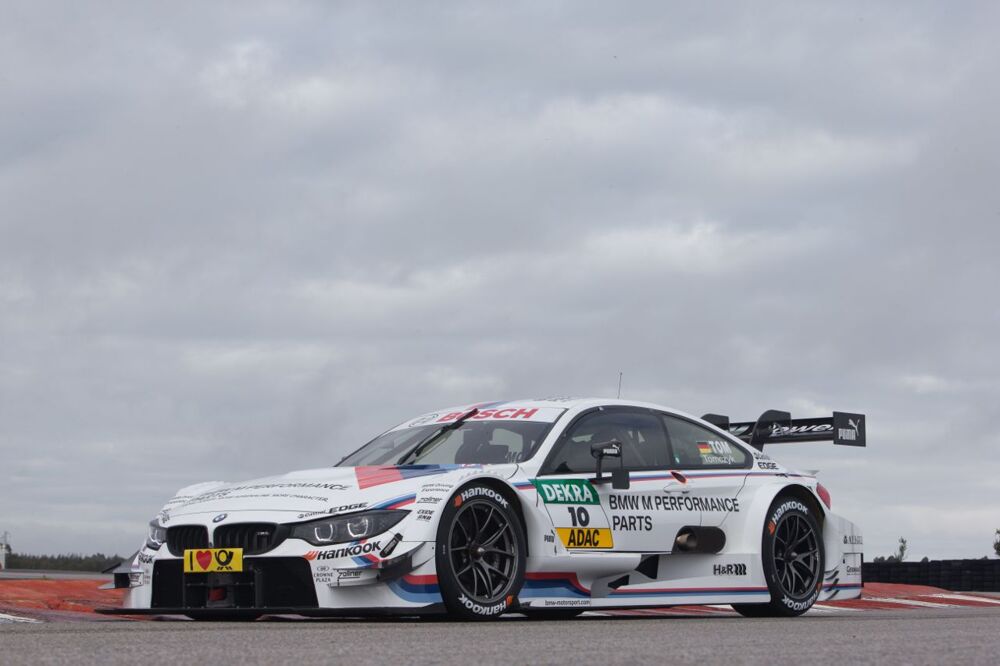 BMW M4 DTM готова к гонкам