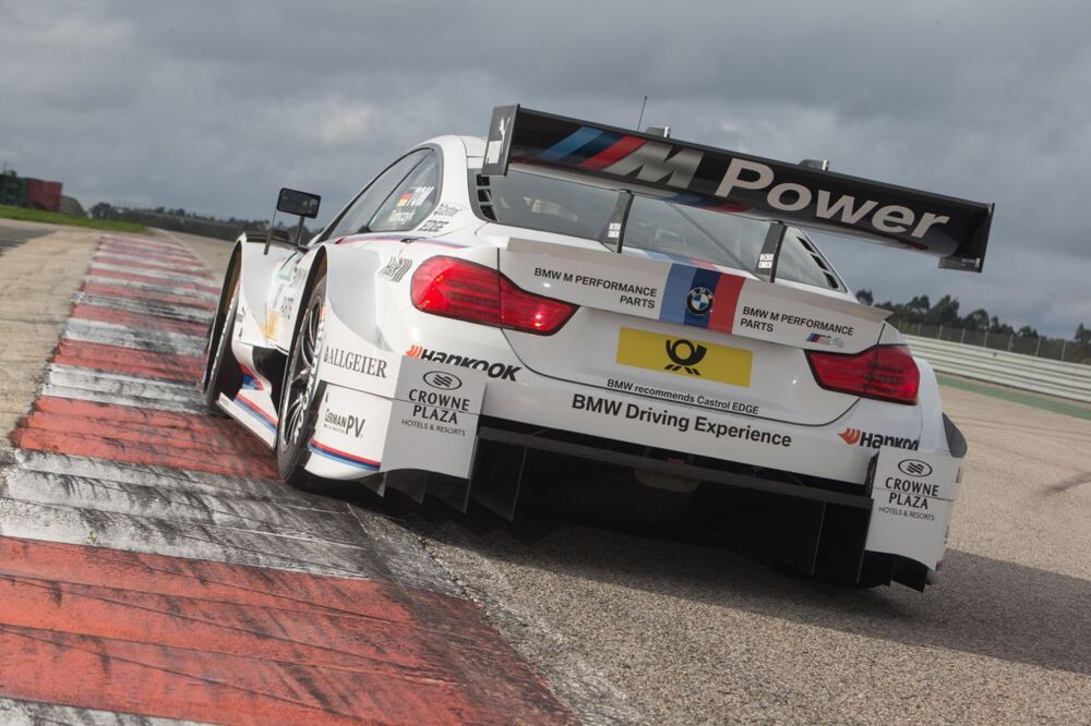 BMW M4 DTM готова к гонкам