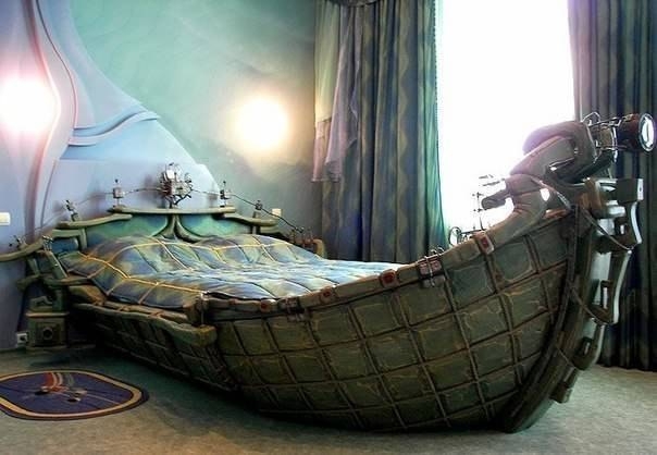 Необычный дизайн кровати
