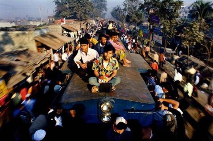 Бангладеш. Поезд и его экстремальные пассажиры…