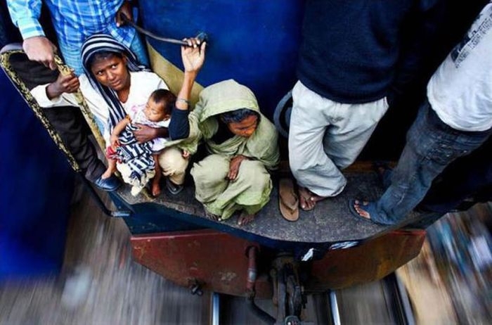 Бангладеш. Поезд и его экстремальные пассажиры…