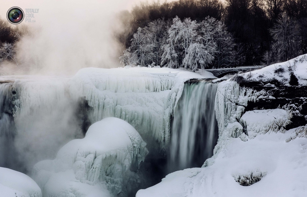 Ниагарский водопад снова замёрз