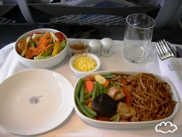 Еда в самолетах. Какой она бывает 
