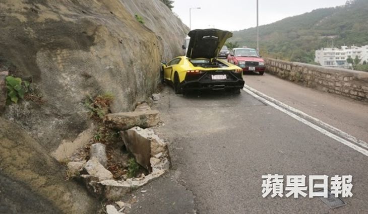 Новенький юбилейный Lamborghini попал в аварию
