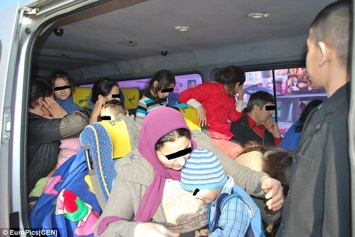 Австрийские пограничники задержали автобус с нелегалами