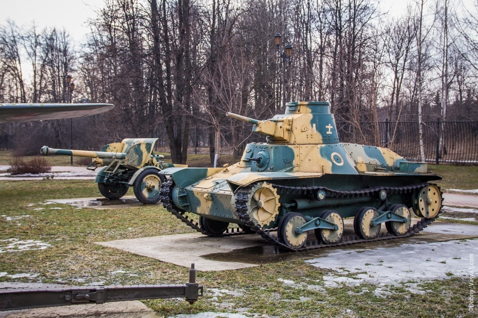Выставка военной техники в Парке Победы