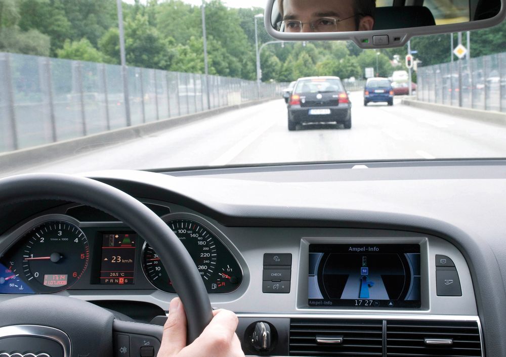 В Audi научились распозновать язык светофоров