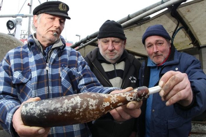 Немецкий рыбак выловил бутылку с посланием 100-летней давности