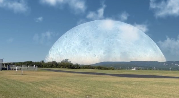 Если Луна была на том же расстоянии, что и МКС (Видео)