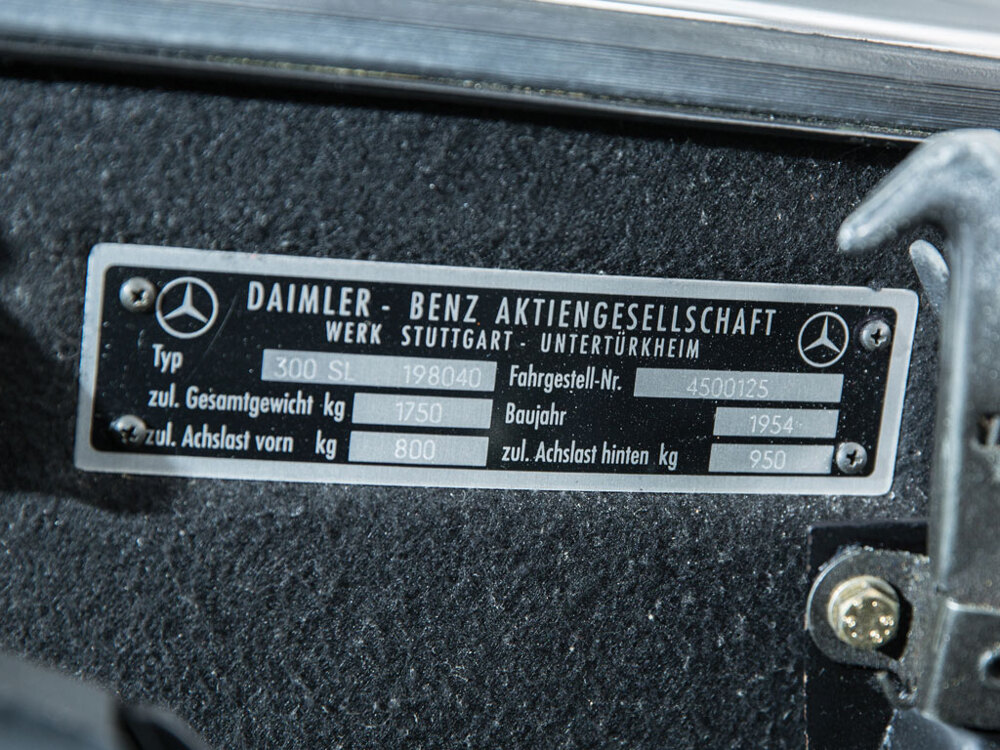 Уникальный Mercedes-Benz 300SL AMG