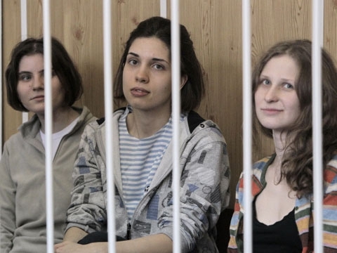 14 признаков фашизма