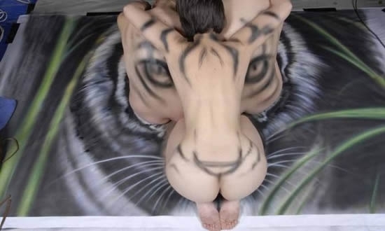 Body Painting Optical Illusions