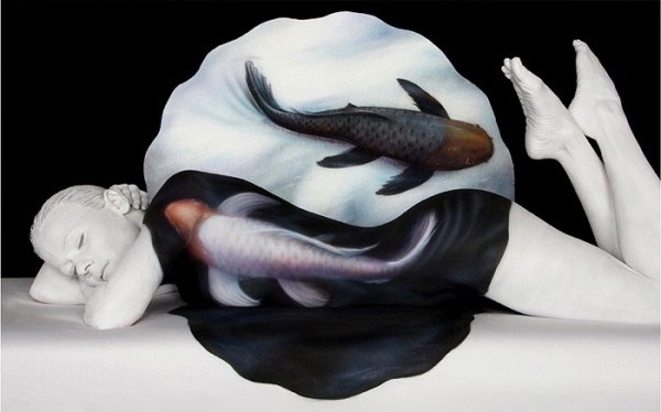 Body Painting Optical Illusions