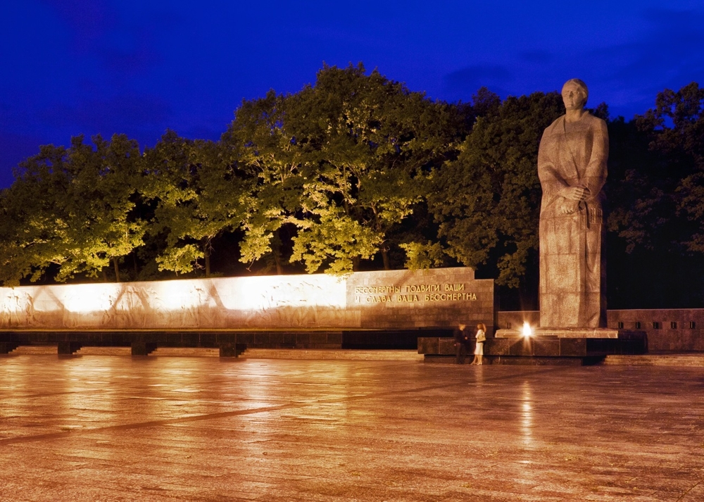 Харьковские Памятники Подлежащие уничтожению в первую Очередь