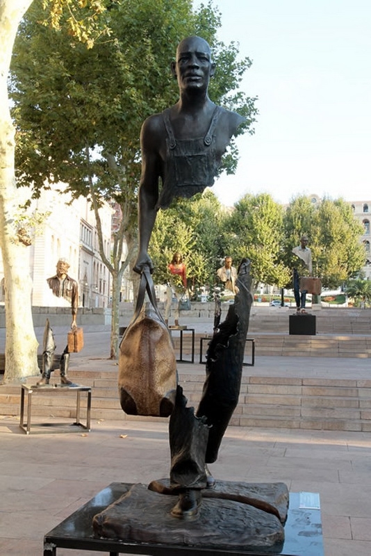 Скульптуры-призраки Бруно Каталано