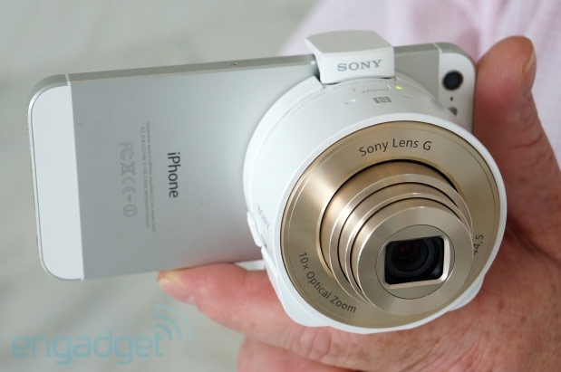 Sony Cyber-Shot DSC-QX100 - камера, дополняемая смартфоном