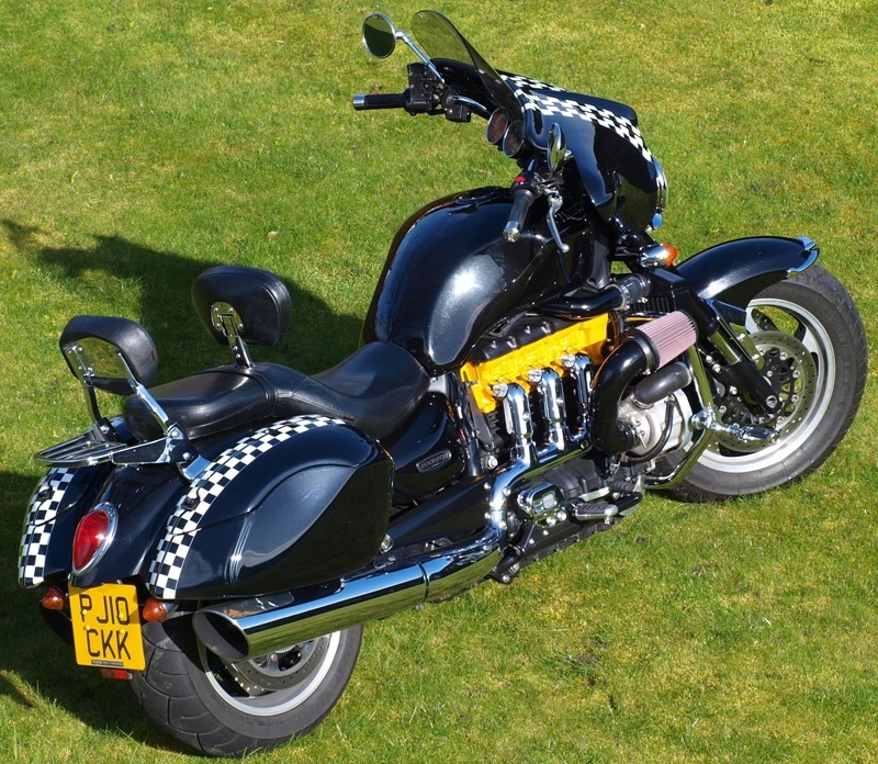 Заряженный мотоцикл Triumph Rocket III