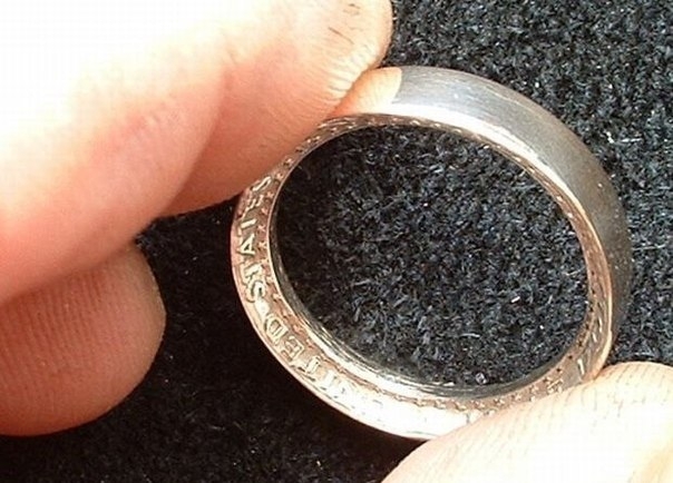 Как сделать кольцо из обычной монеты.