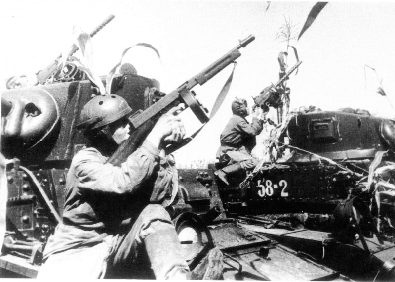 Ленд-лиз. Архивные фотографии советских воинов на технике союзников.