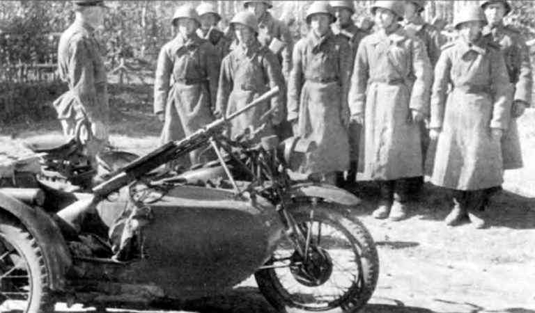 Ленд-лиз. Архивные фотографии советских воинов на технике союзников.