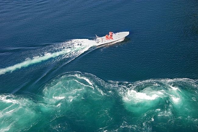 Самые большие и опасные водовороты в мире