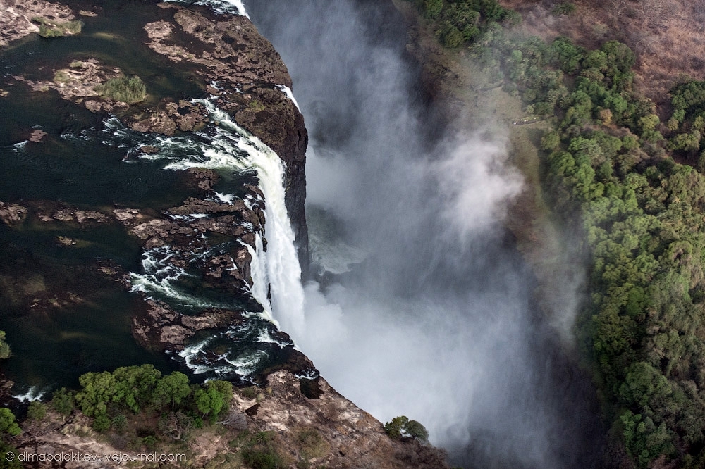 Замбия. Водопад Виктории с вертолёта.