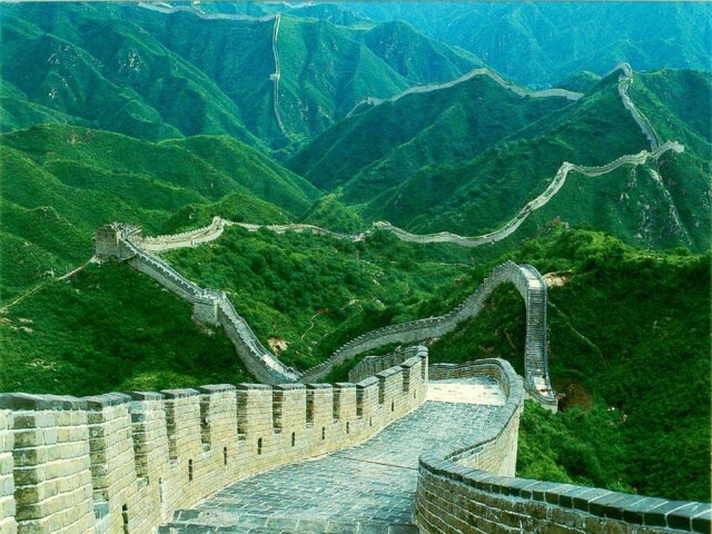 Великая Китайская стена является единственным рукотворным объектом, который виден из космоса