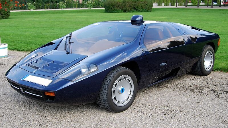 Isdera Spyder 033 и Imperator 108i