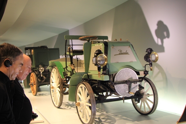 Музей Mercedes-Benz в Штутгарте