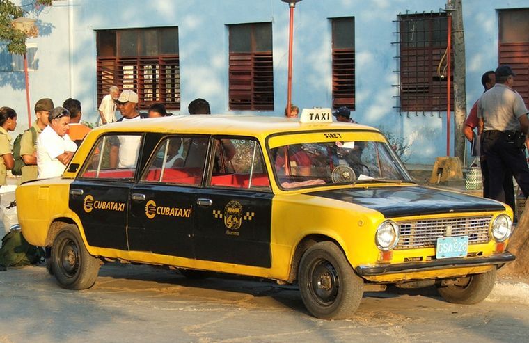 Автомобили служб такси в мировых столицах
