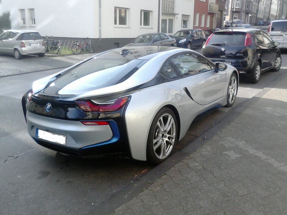 Новый BMW i8