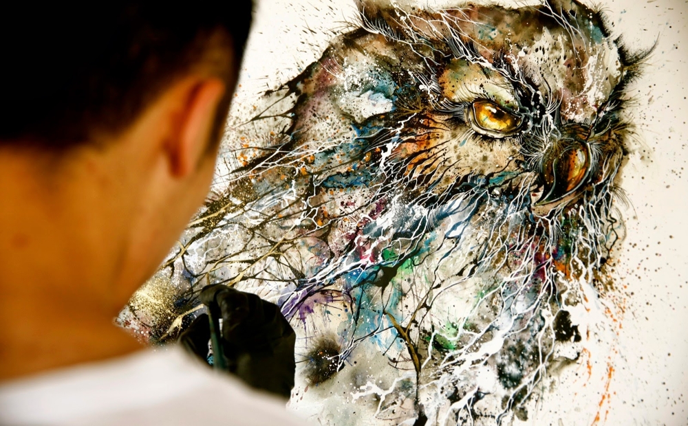 Новая работа художника Hua Tunan "Night Owl" из разноцветных брызг.