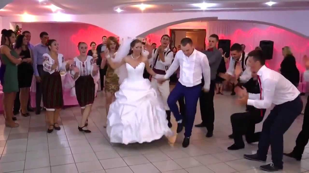 Молдавская свадьба...смотрите не пожалеете..!!  
