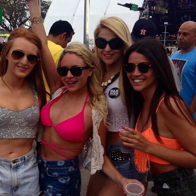 Девушки на Ultra Music Festival 2014