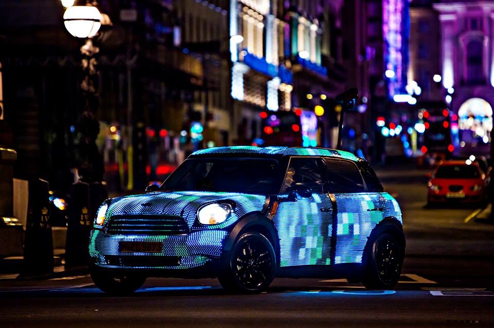 Mini запускает первую в Мире интерактивную рекламу на автомобиле