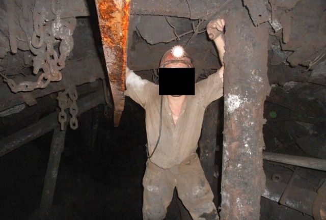 Трудная и опасная работа шахтёра