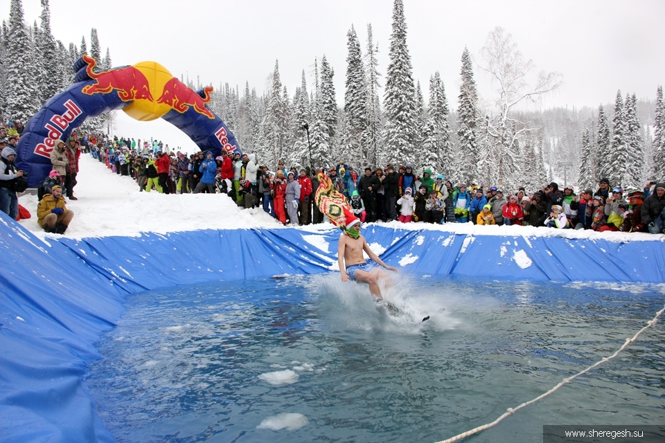 Спуск в карнавальных костюмах Grelka Fest 2014.